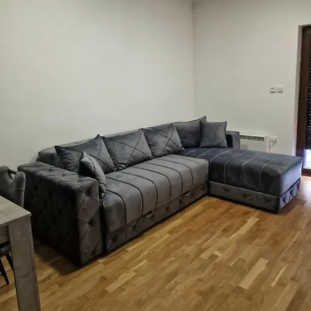 Apartment Nn *